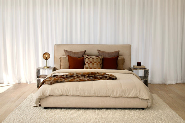 How to Create a Modern Bedroom Look That Lasts Through the Seasons