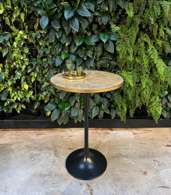 Palisade Bar Table