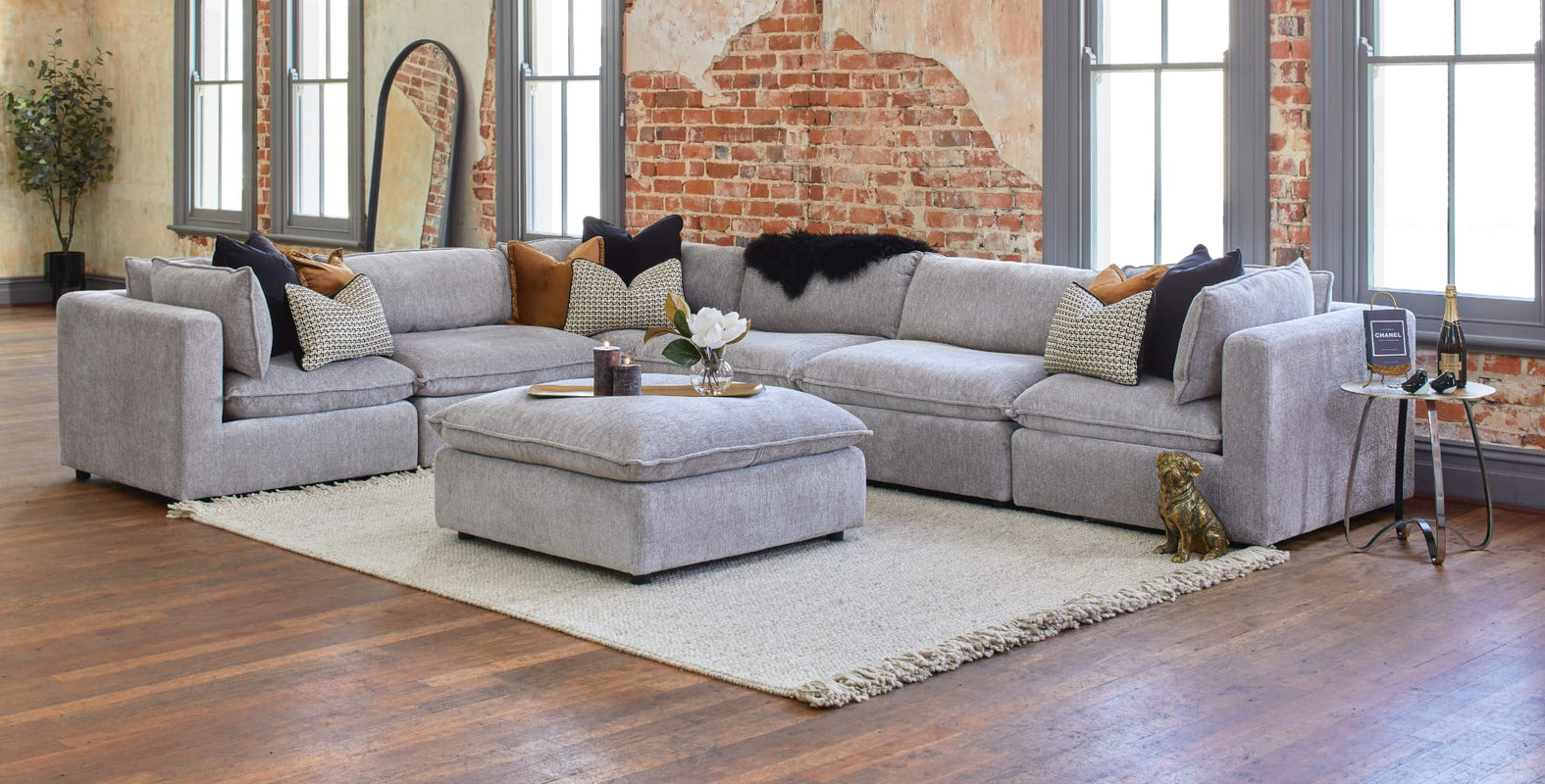Sectional Sofa in Grey Colour