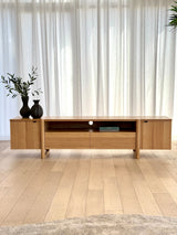 Donovan Entertainment Unit