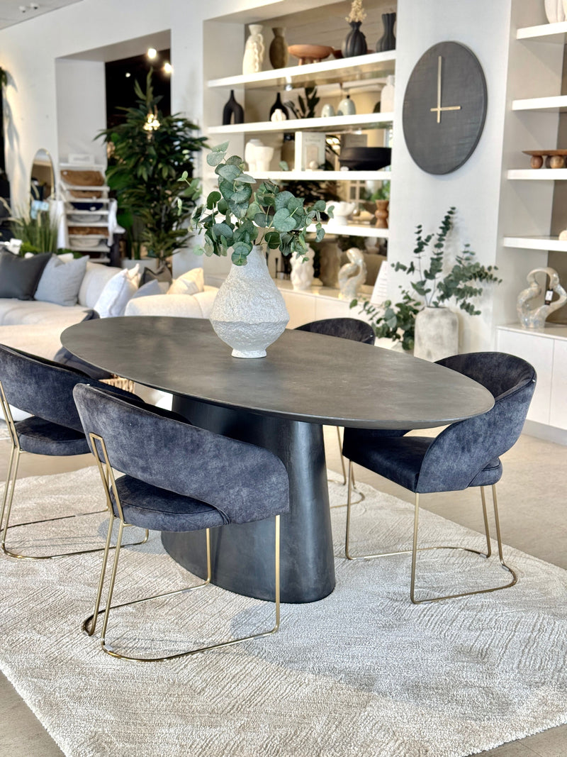 Juni 2400 Dining Table - Black