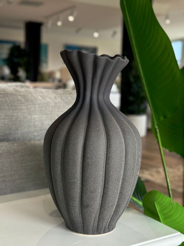 Basma Vase Large - Black